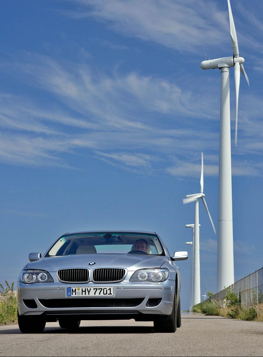  BMW Hydrogen 7 2006 года  (фото 35 из 73)